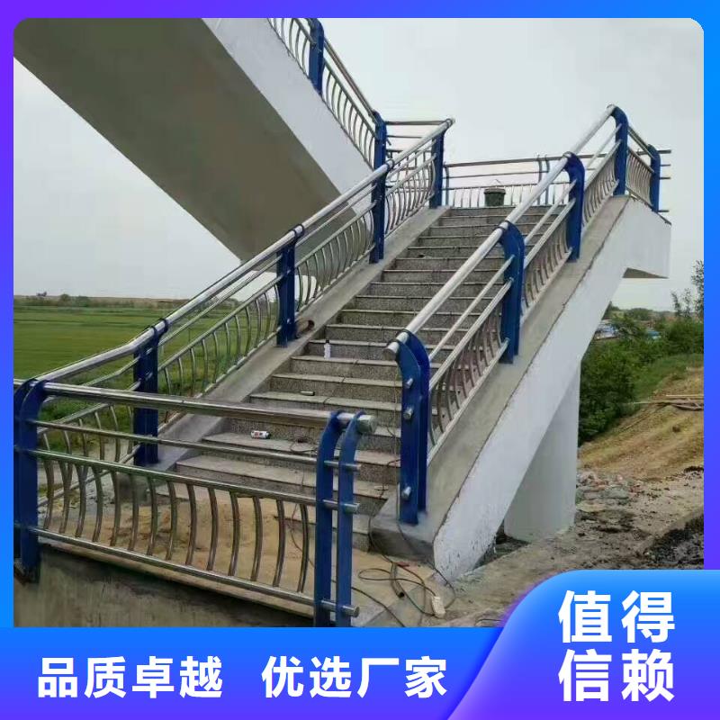河道護欄-鋼背木護欄滿足客戶需求