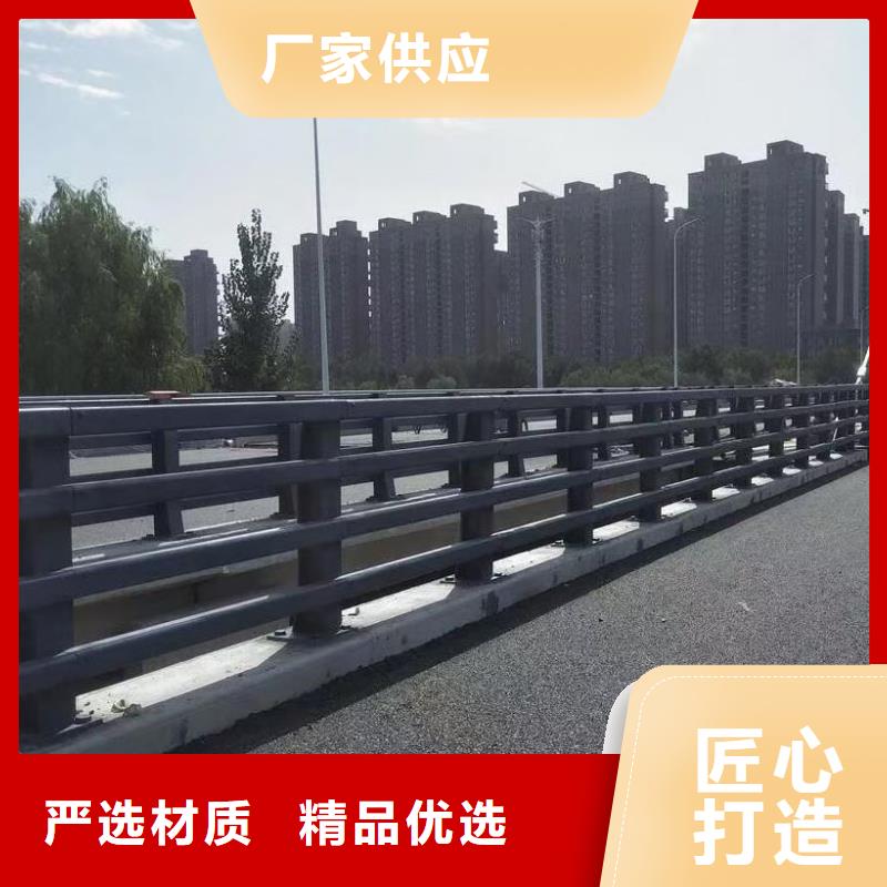 道路护栏钢背木护栏精工打造