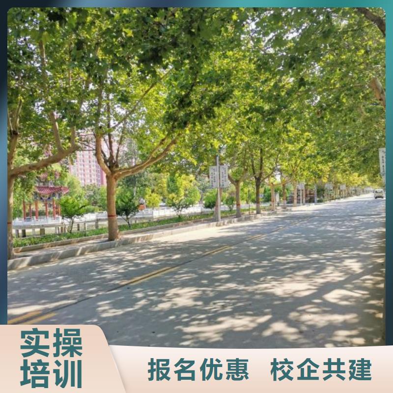 挖掘机培训学校哪里有挖掘机铲车叉车驾驶学校随到随学