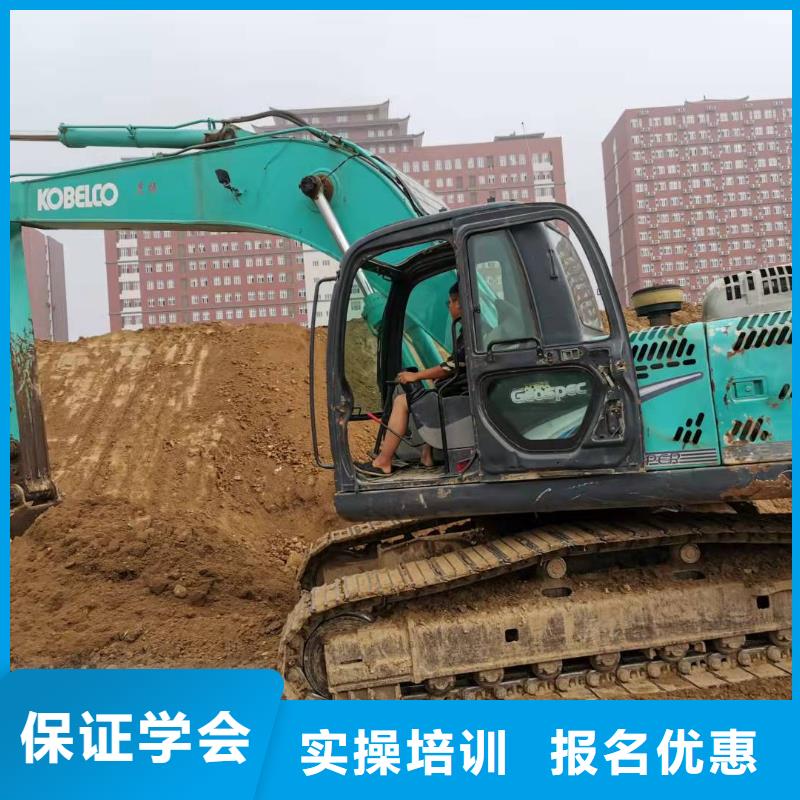 挖掘機技校_哪個學校能學開挖掘機鏟車叉車校企共建
