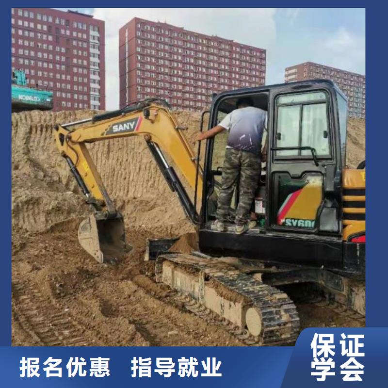 钩机培训学校-哪里能学修电动汽车手把手教学
