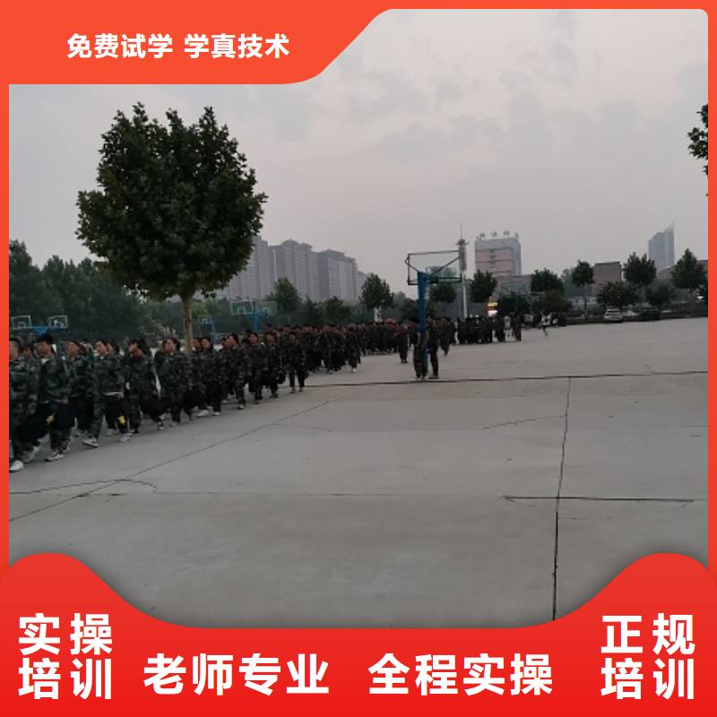 数控学校虎振挖掘机学校学真本领