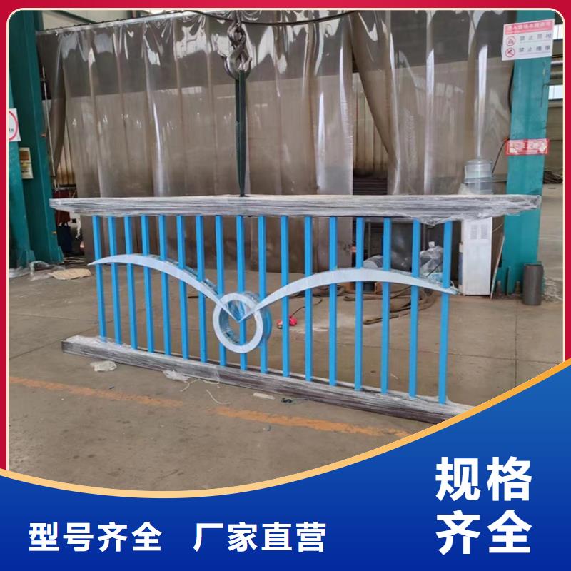 不銹鋼景觀仿木紋欄桿使用壽命長