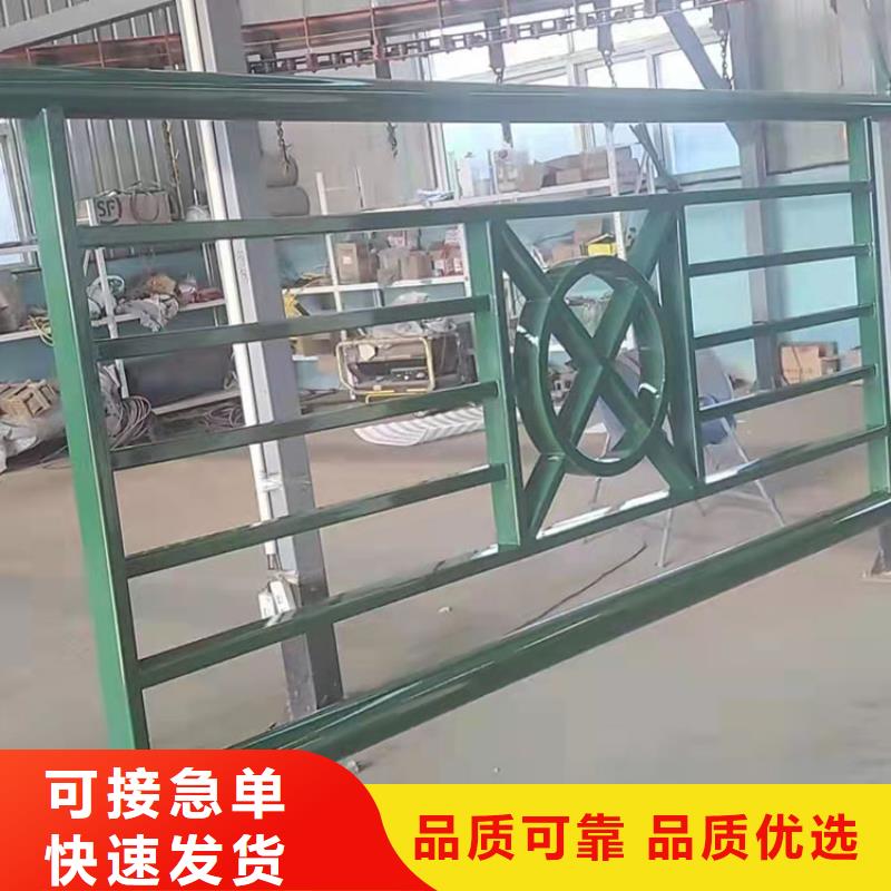 生產(chǎn)不銹鋼復合管道路護欄的實體廠家