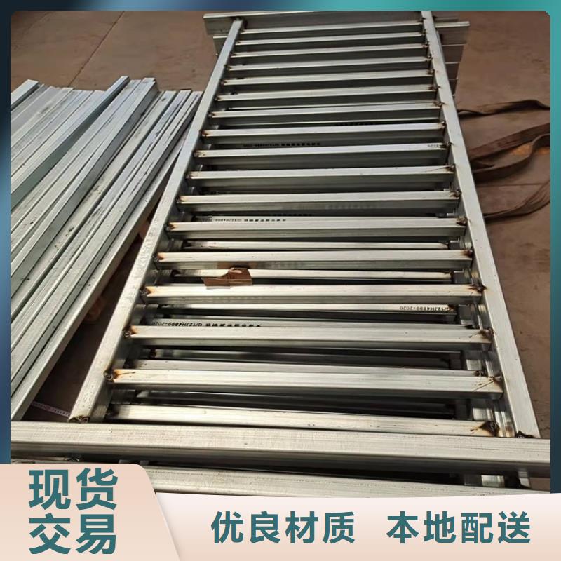 用戶喜愛的環(huán)波梁防撞護(hù)欄生產(chǎn)廠家
