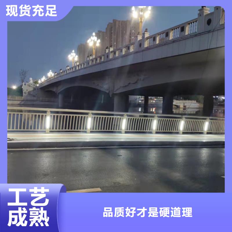 燈光護(hù)欄燈光欄桿每個(gè)細(xì)節(jié)都嚴(yán)格把關(guān)