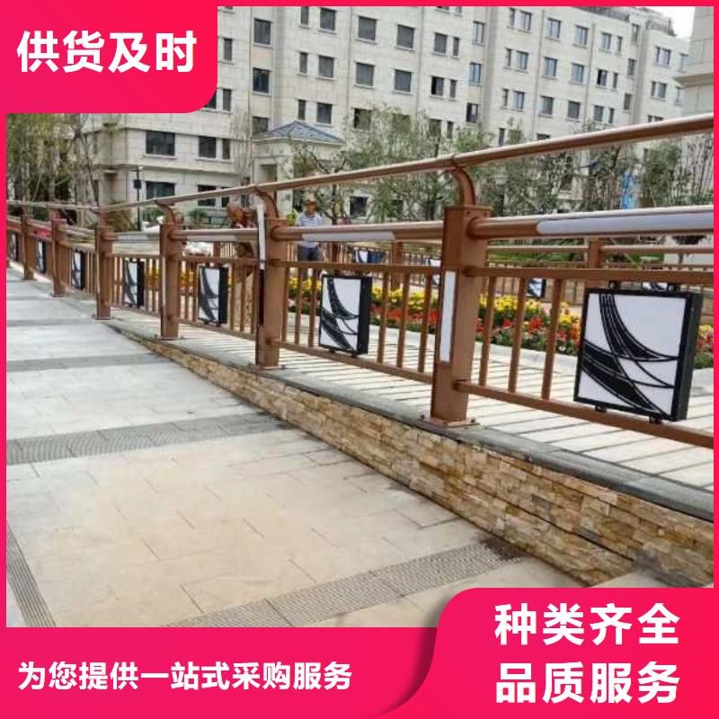 燈光護(hù)欄公路燈光護(hù)欄選擇我們選擇放心