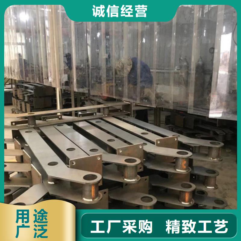护栏 波形梁防撞护栏专注生产制造多年