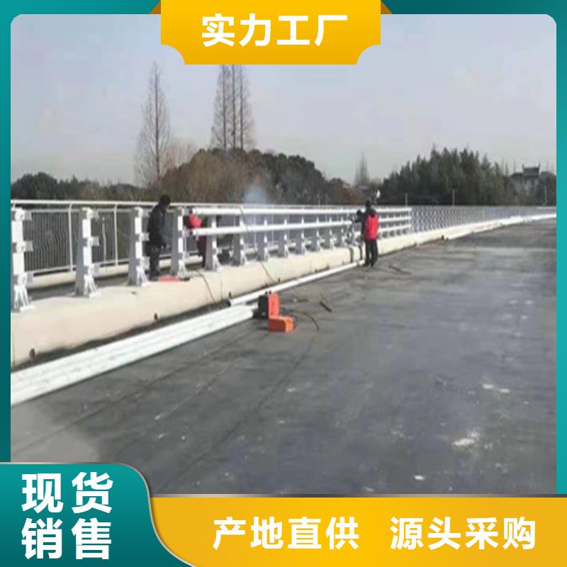 護(hù)欄波形護(hù)欄板廠家質(zhì)量上乘