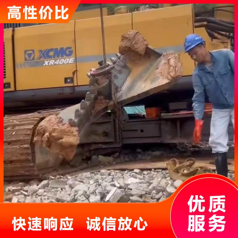 水下錄像。水下護(hù)坡加固-職業(yè)潛水員