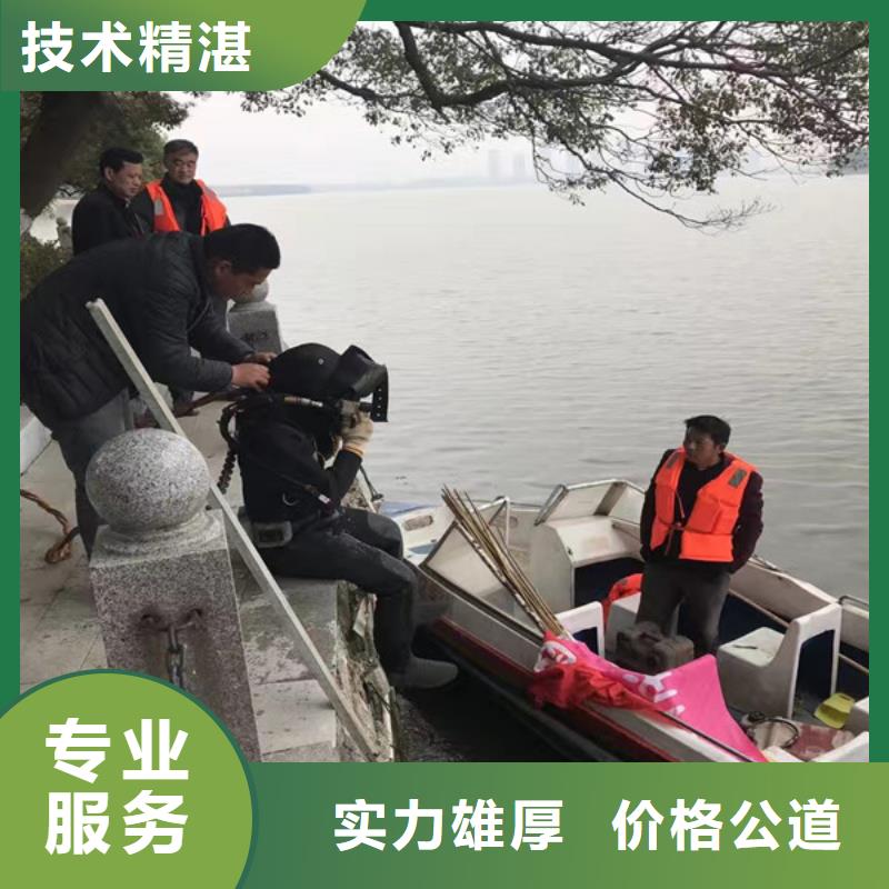 水上浮吊船技術(shù)精湛