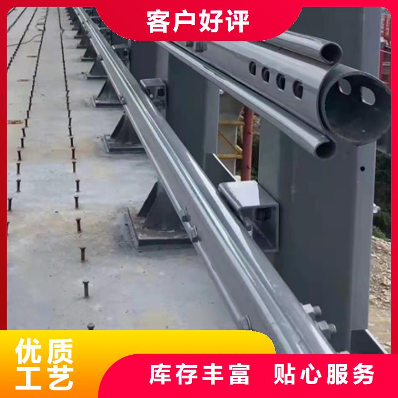 鋼制柱式防撞護(hù)欄了解更多歡迎來(lái)廠指導(dǎo)