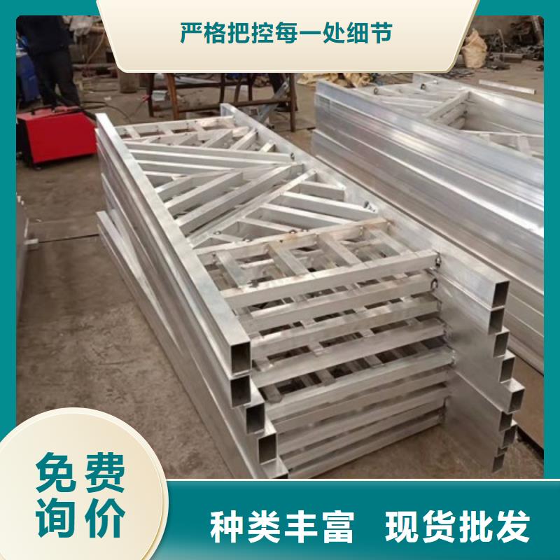 不銹鋼橋梁欄桿防撞護欄現(xiàn)貨直發(fā)