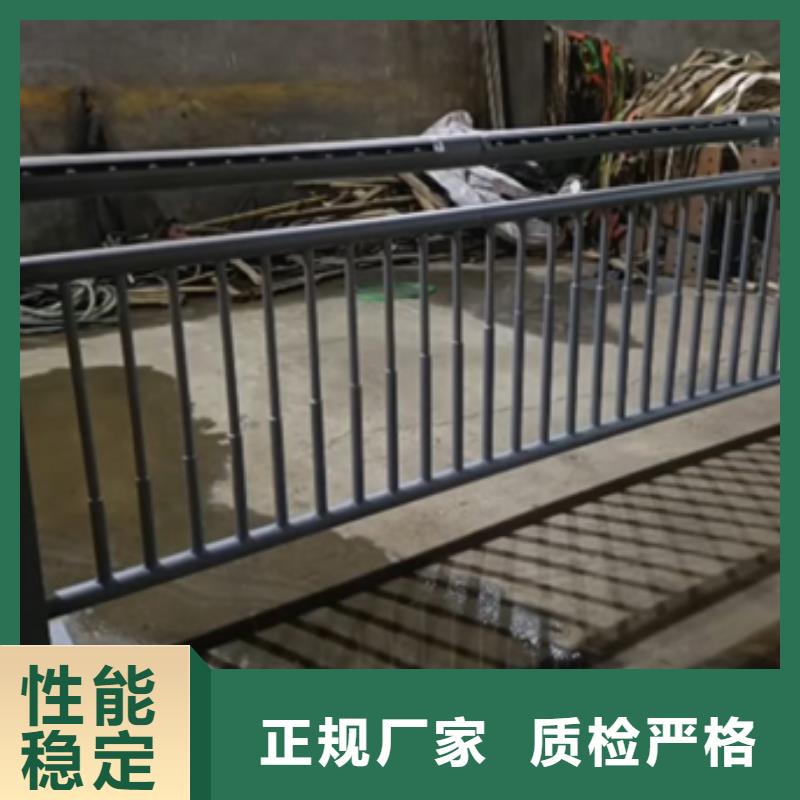 有現(xiàn)貨的道路防撞護(hù)欄供貨商