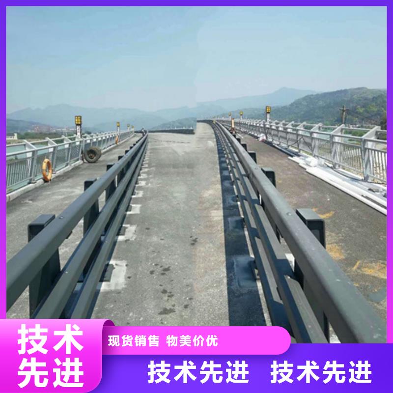 防撞護欄,鍍鋅波形護欄現(xiàn)貨充足量大優(yōu)惠