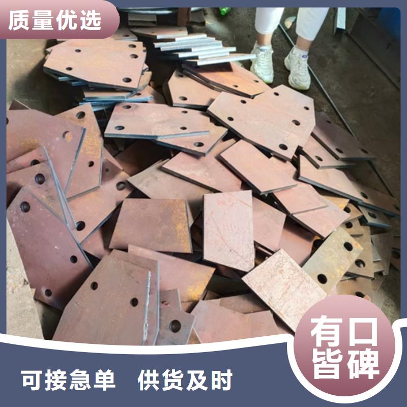 护栏立柱道路隔离栏实拍展现