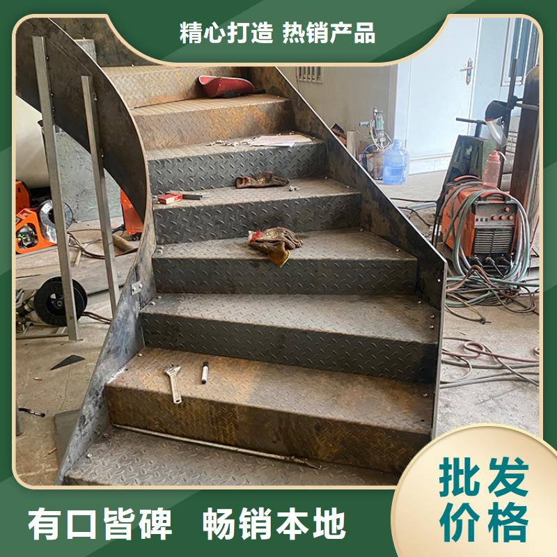 商場工裝弧形卷板樓梯售后完善