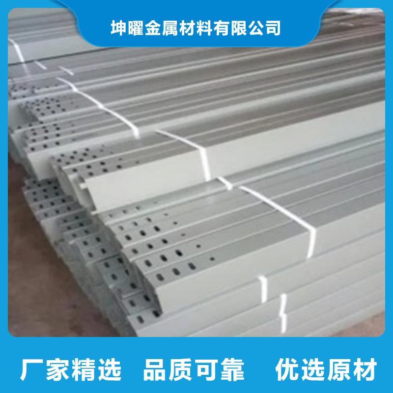 質(zhì)量?jī)?yōu)的玻璃鋼橋架實(shí)體廠家