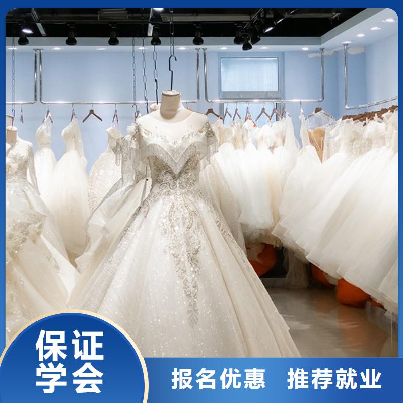化妝美發(fā)學校實操教學