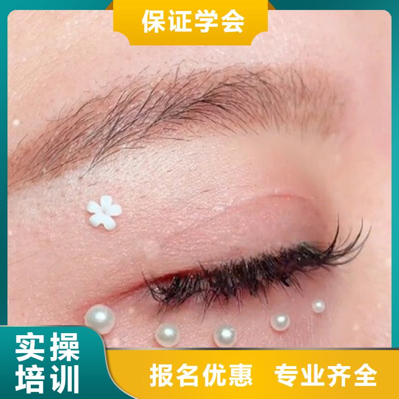 紋繡美發(fā)學校老師專業(yè)
