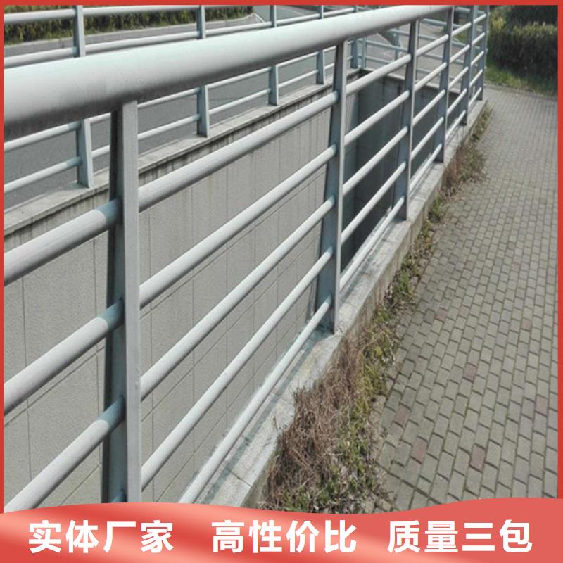 實力雄厚的木紋轉(zhuǎn)印景觀護(hù)欄生產(chǎn)廠家