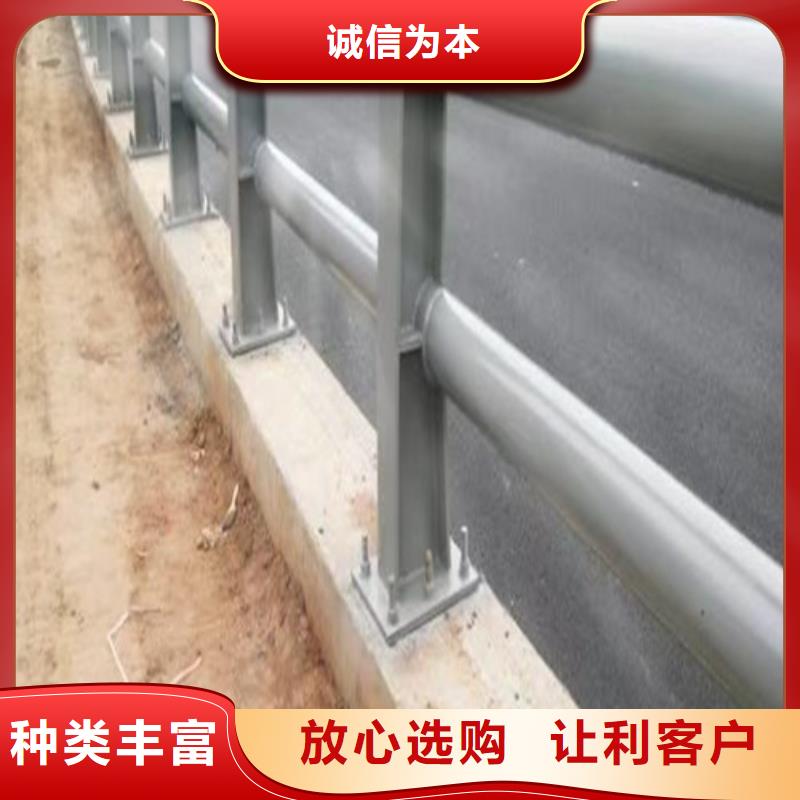 燈光防撞護(hù)欄來(lái)廠考察
