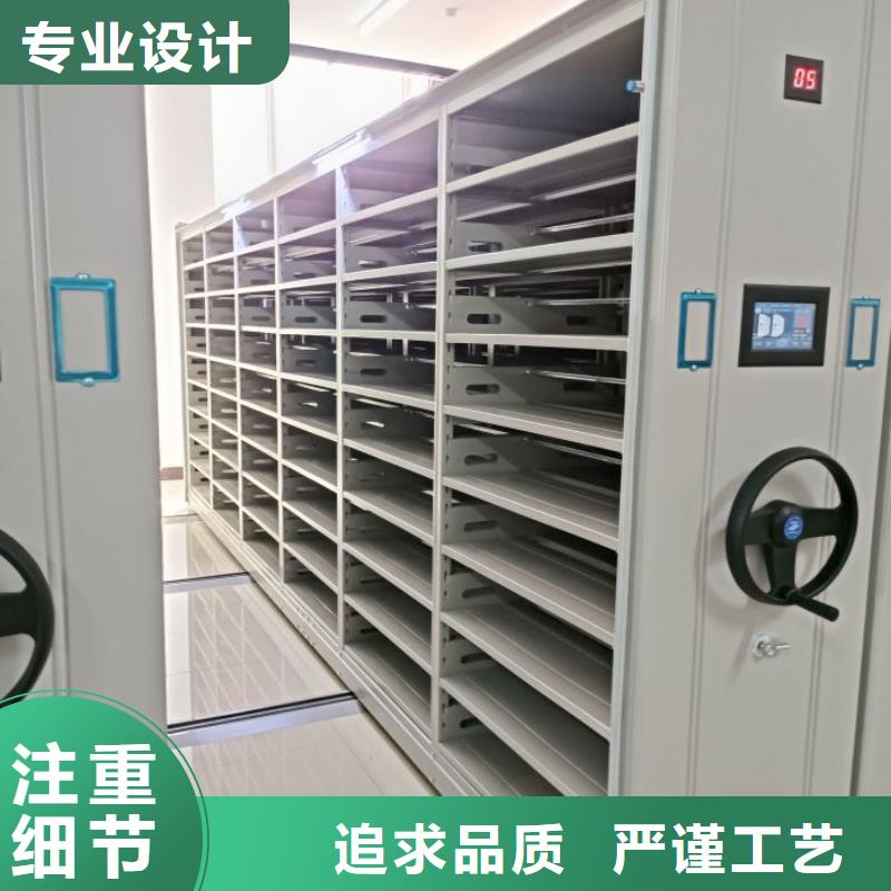密集書架實力雄厚