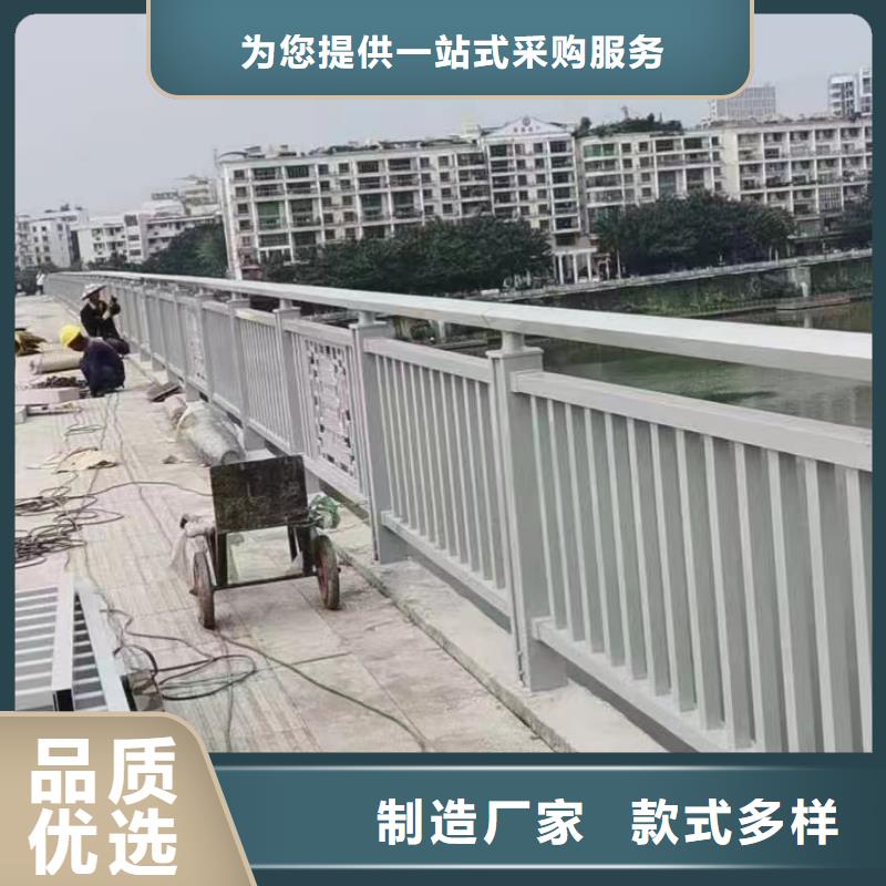 人行道護(hù)欄防撞燈光欄桿廠家嚴(yán)格把控每一處細(xì)節(jié)
