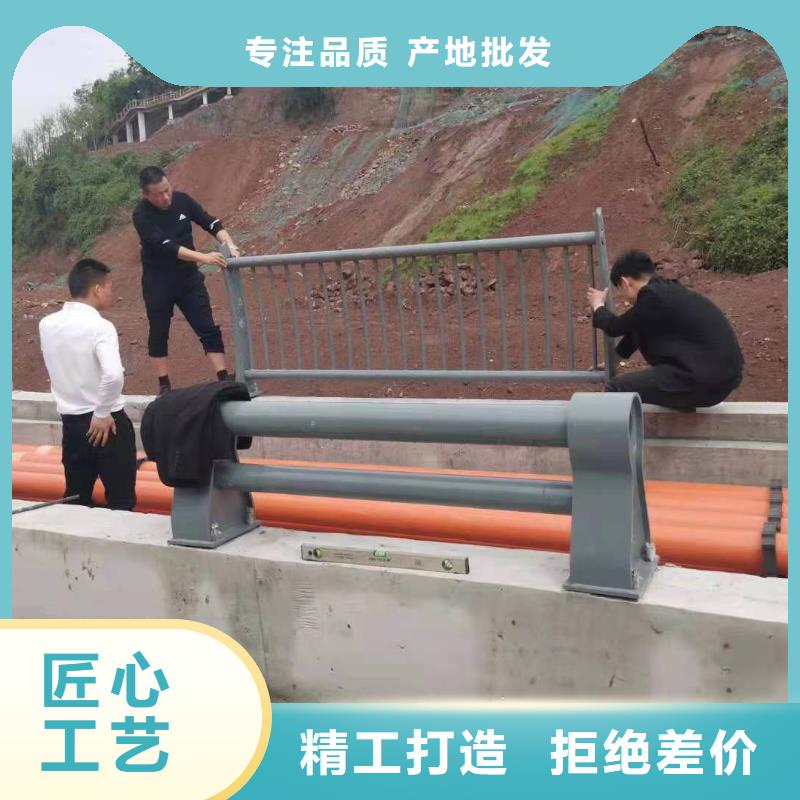 人行道護(hù)欄-防撞燈光欄桿廠實(shí)力優(yōu)品