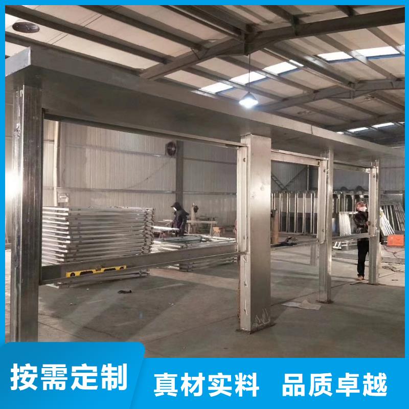 戶外候車亭施工隊(duì)伍