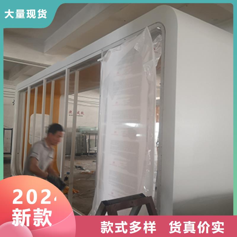 城市公交站臺種類齊全