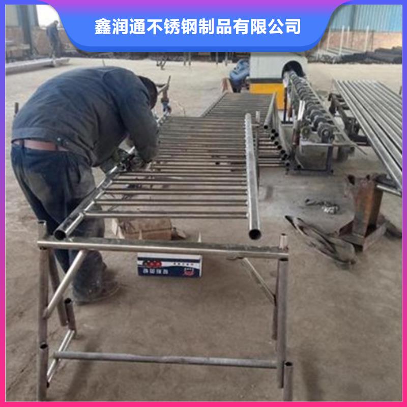 不銹鋼復(fù)合管,橋梁護(hù)欄生產(chǎn)廠家廠家質(zhì)量過(guò)硬