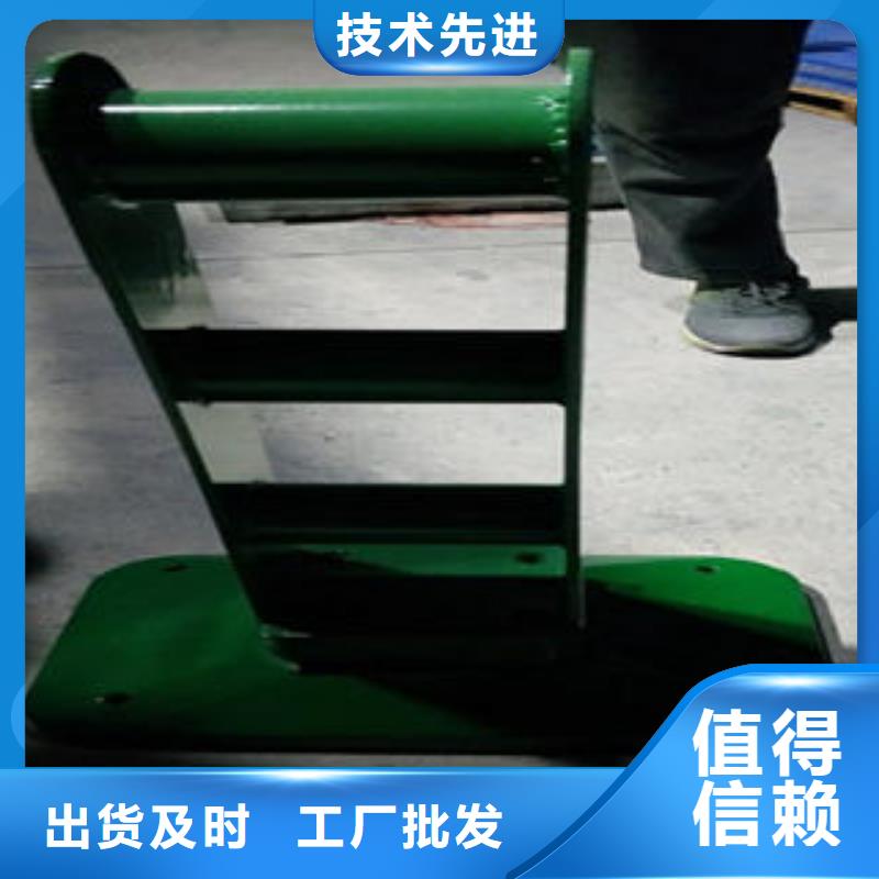 橋梁防撞支架,橋梁護(hù)欄生產(chǎn)廠家24小時(shí)下單發(fā)貨