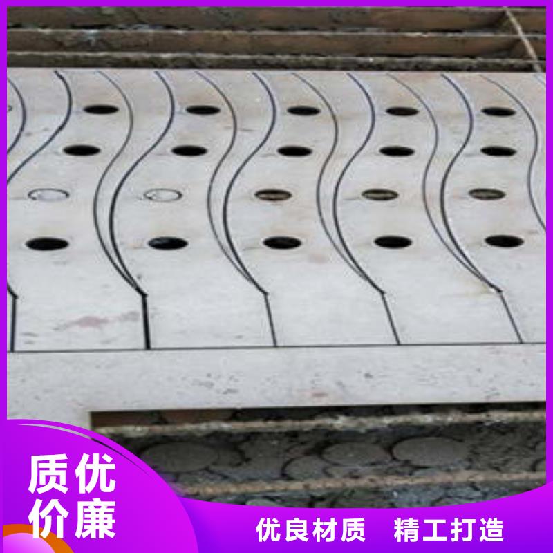 道路隔離欄桿橋梁護(hù)欄生產(chǎn)廠家分類和特點(diǎn)
