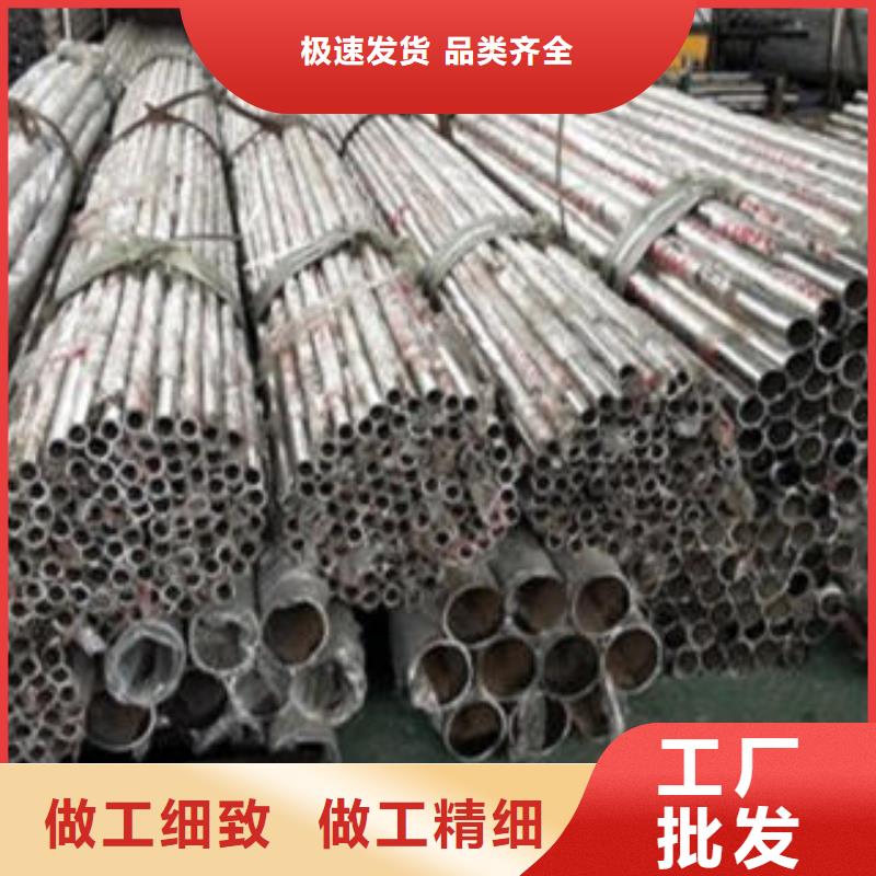 道路隔離欄桿橋梁護(hù)欄生產(chǎn)廠家分類和特點(diǎn)