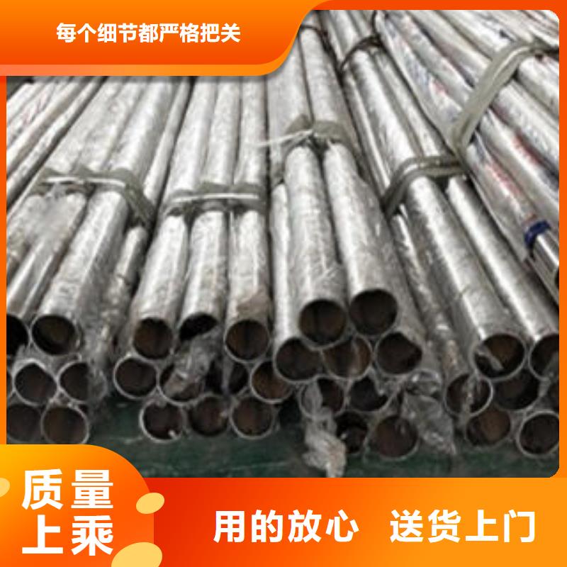 道路隔離欄桿橋梁護(hù)欄生產(chǎn)廠家分類和特點(diǎn)