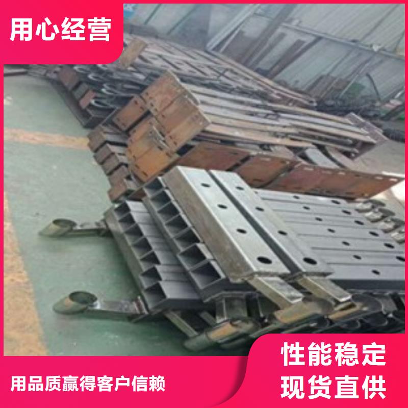 不銹鋼復(fù)合管不銹鋼橋梁防護欄桿廠家滿足客戶所需