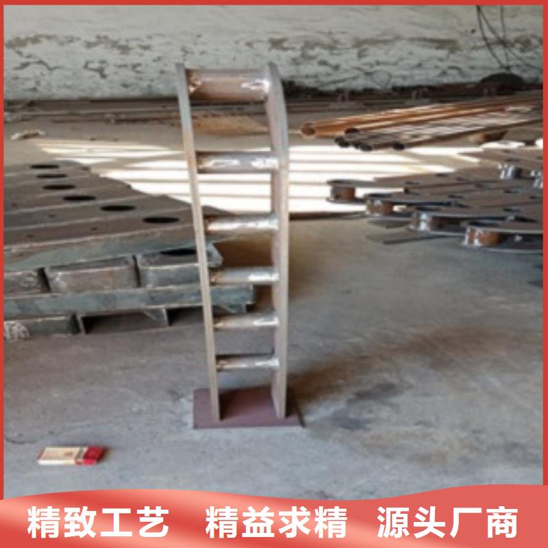 不銹鋼復(fù)合管不銹鋼橋梁防護欄桿廠家滿足客戶所需