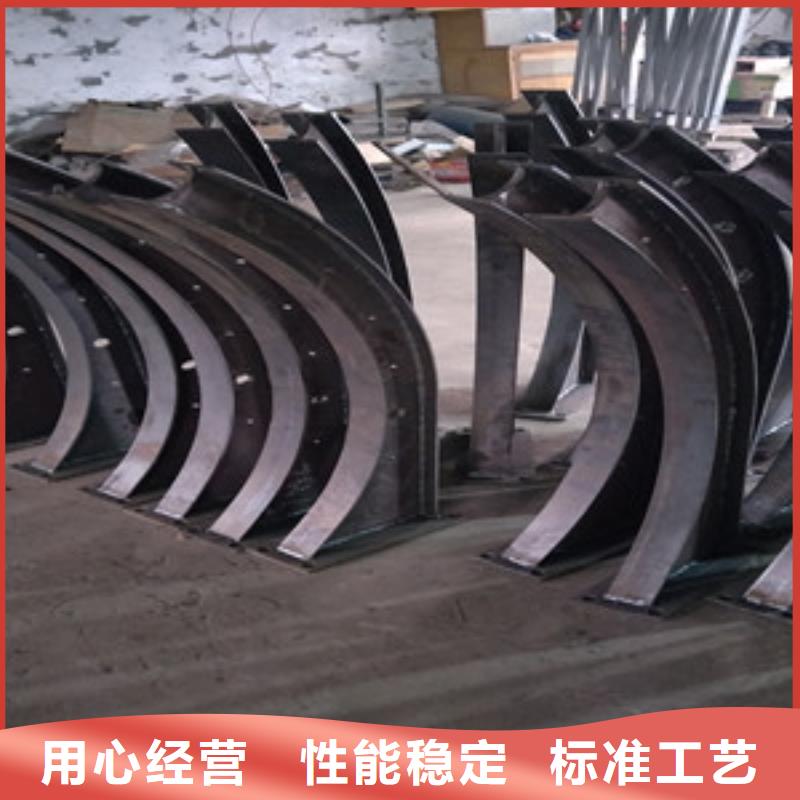 橋梁護(hù)欄立柱不銹鋼復(fù)合管技術(shù)先進(jìn)