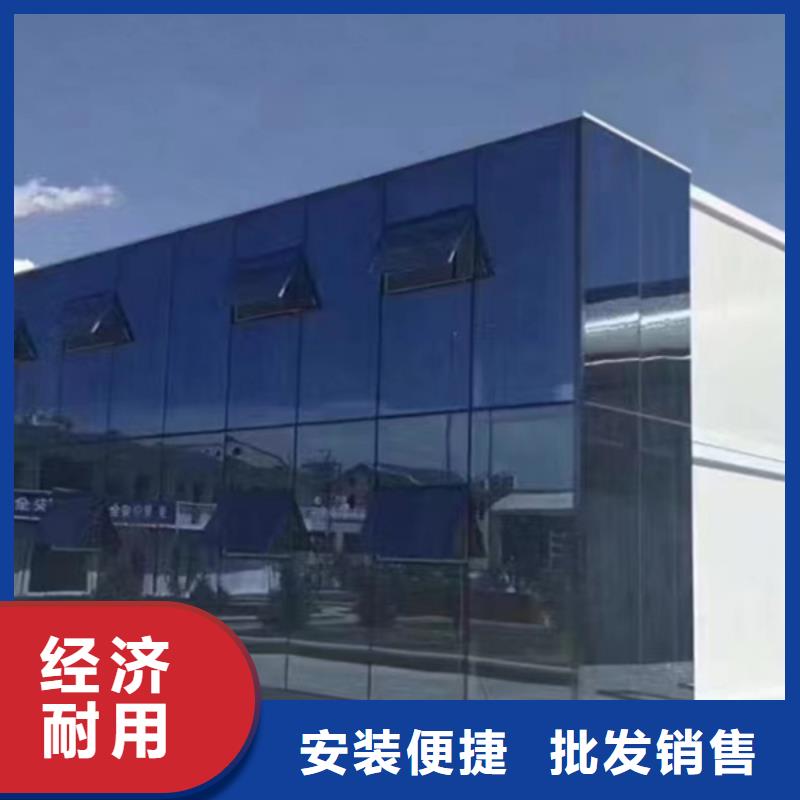 四子王旗工地彩板房上门安装
