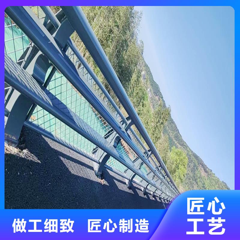 生產(chǎn)鋁合金燈光護欄廠家實力雄厚嚴(yán)選材質(zhì)防撞燈光護欄