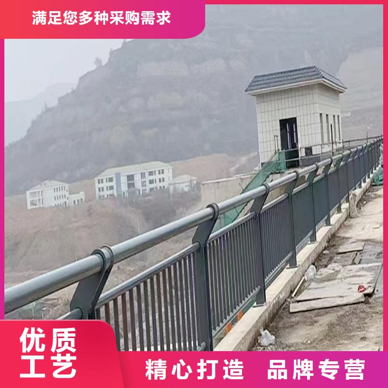 生產(chǎn)道路燈光護(hù)欄品質(zhì)可靠閃電不銹鋼燈光護(hù)欄