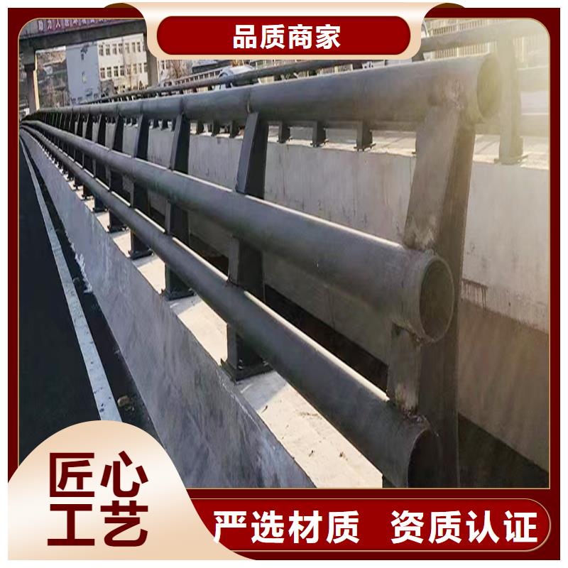 生產(chǎn)橋梁燈光護(hù)欄匠心品質(zhì)買的放心不銹鋼燈光護(hù)欄