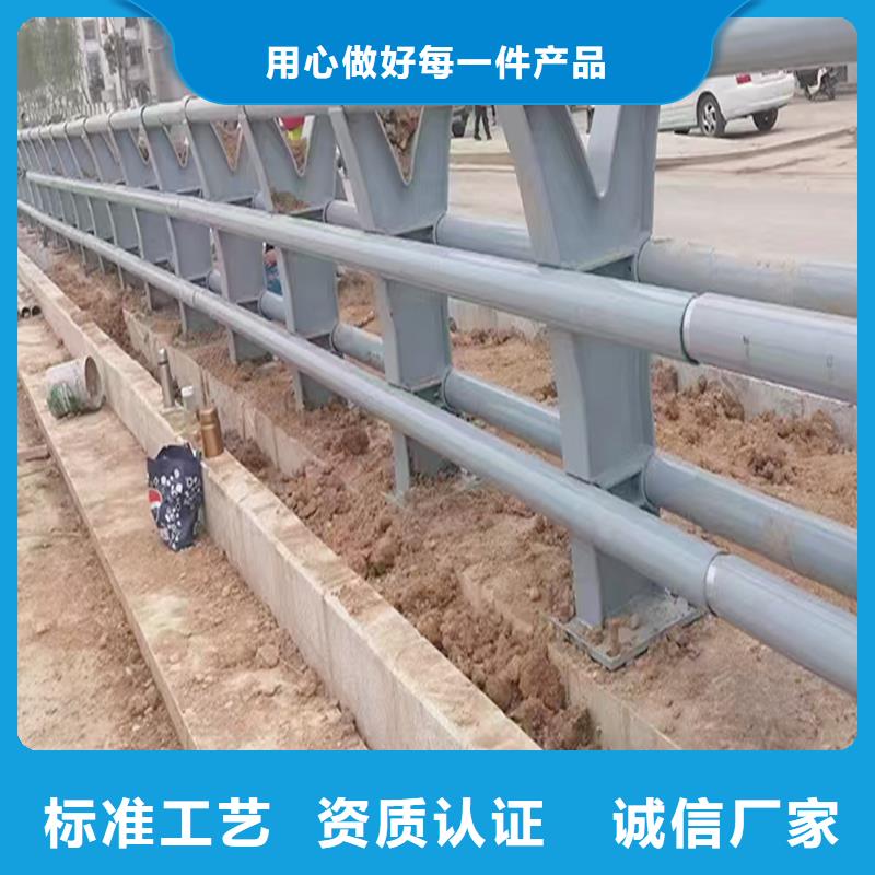 生產(chǎn)鋁合金燈光護欄廠家實力雄厚嚴(yán)選材質(zhì)防撞燈光護欄